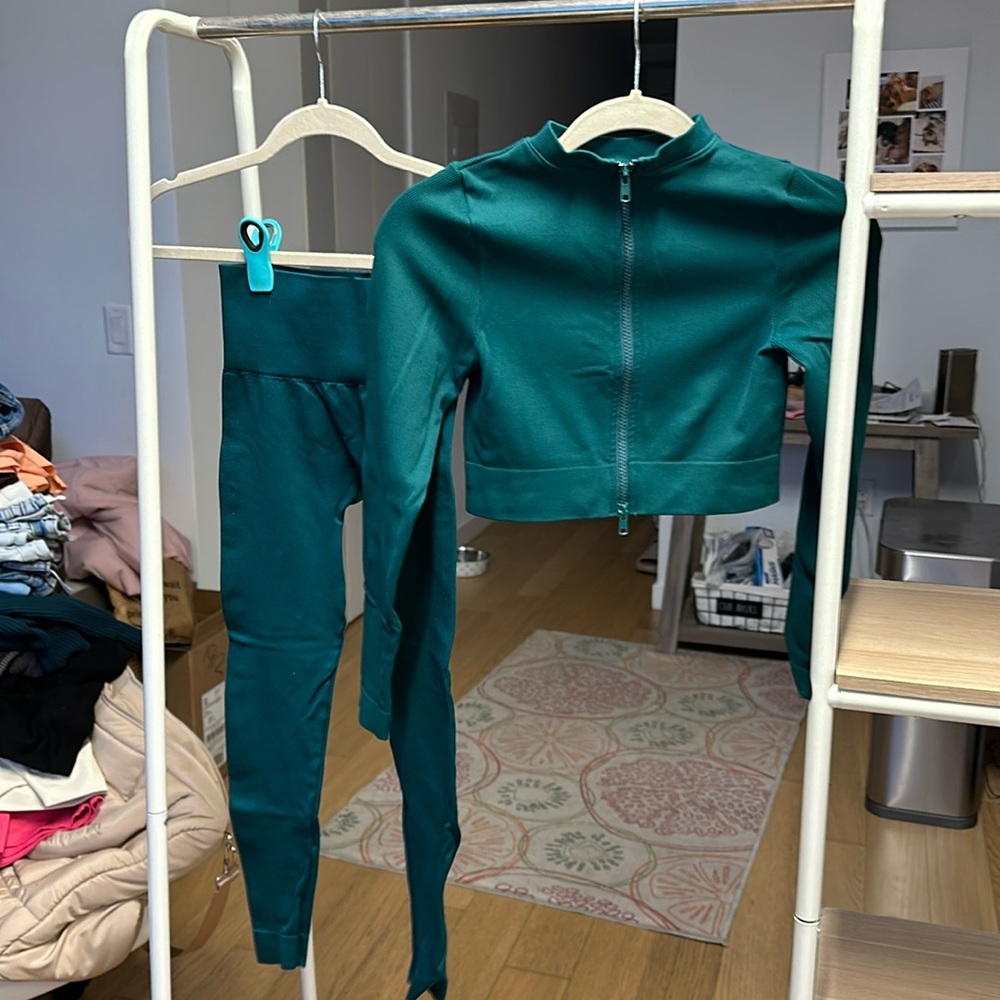 SETActive green workout set size XS